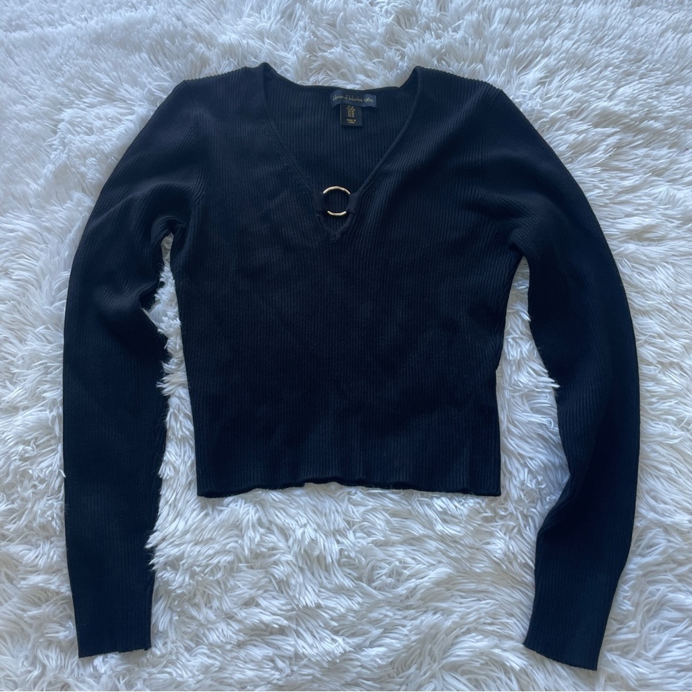 House of Harlow 1960 Ribbed V-Neck Long Sleeved Sweater
